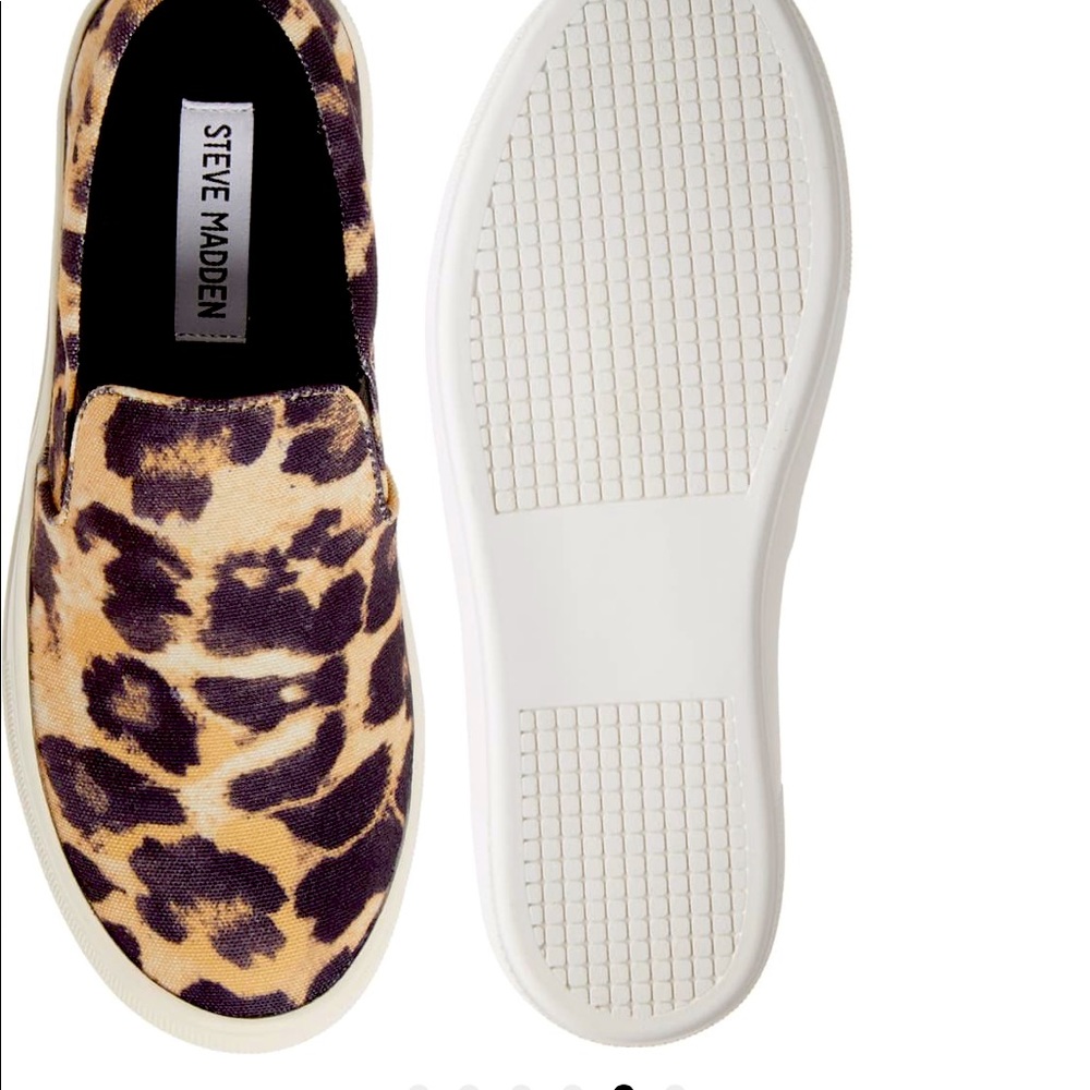 Slip-on Steve Madden leopard print shoes
